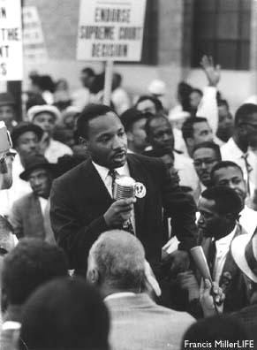 http://www.educationplanet.com/redirect?url=http://www.pathfinder.com/Life/mlk/mlkpics.html